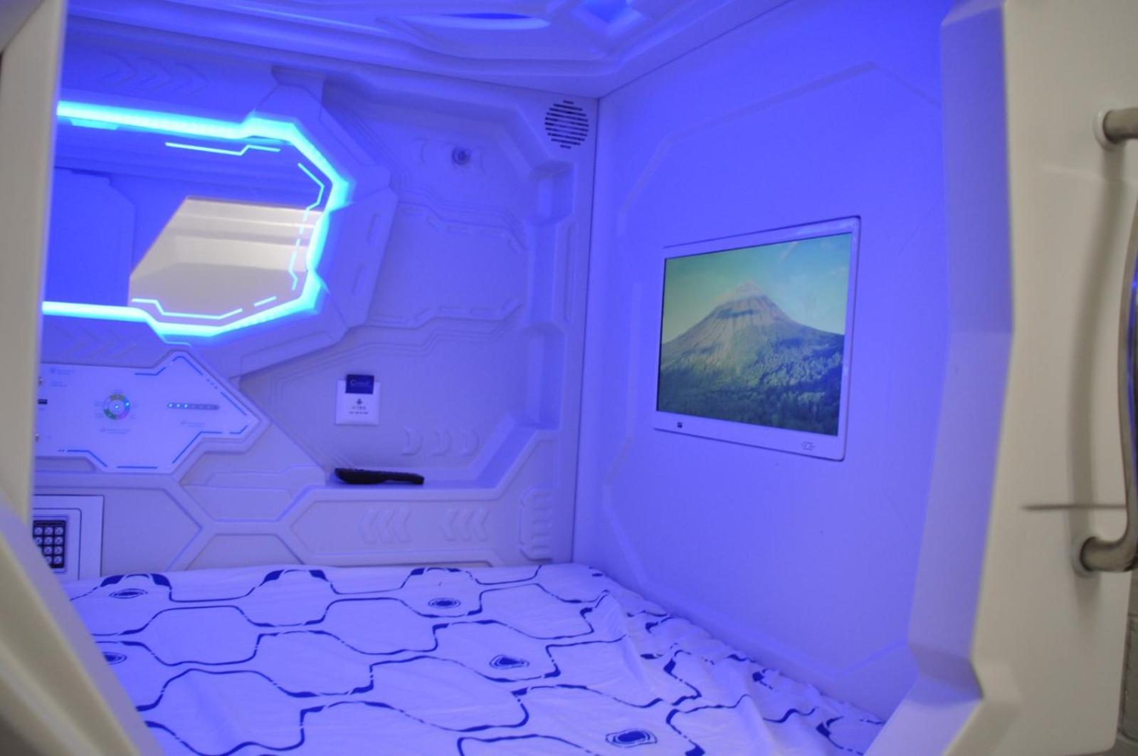 מלון Cosmos Capsule Coworking לונדון מראה חיצוני תמונה